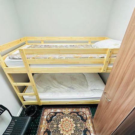 Center Capsule Hotel อัลมาตี ภายนอก รูปภาพ