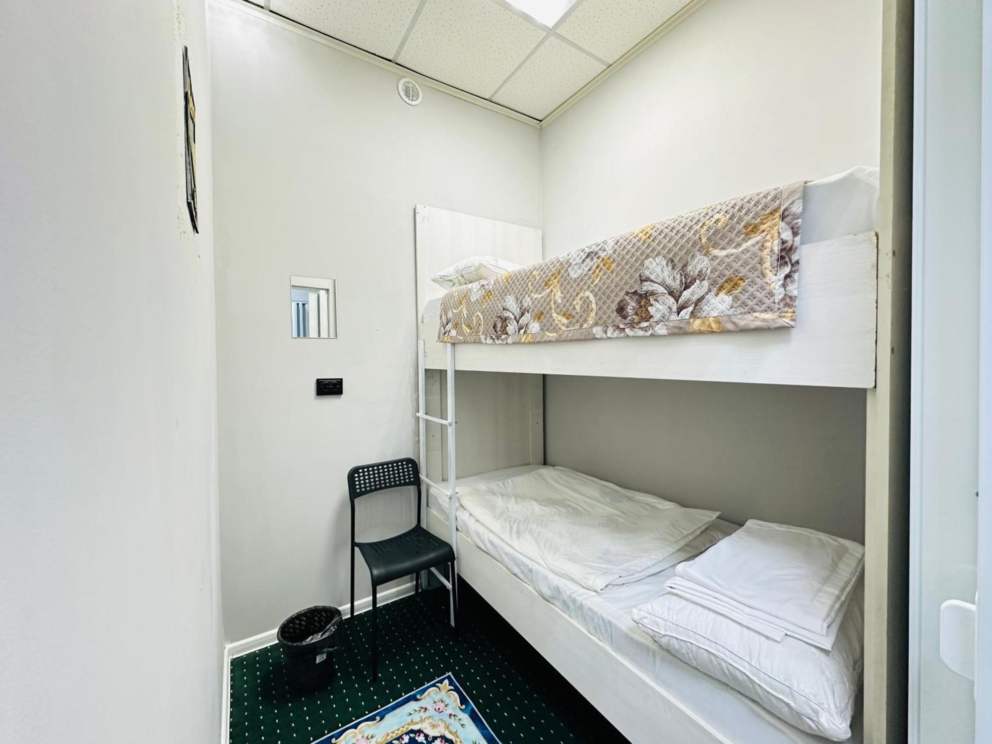 Center Capsule Hotel อัลมาตี ภายนอก รูปภาพ