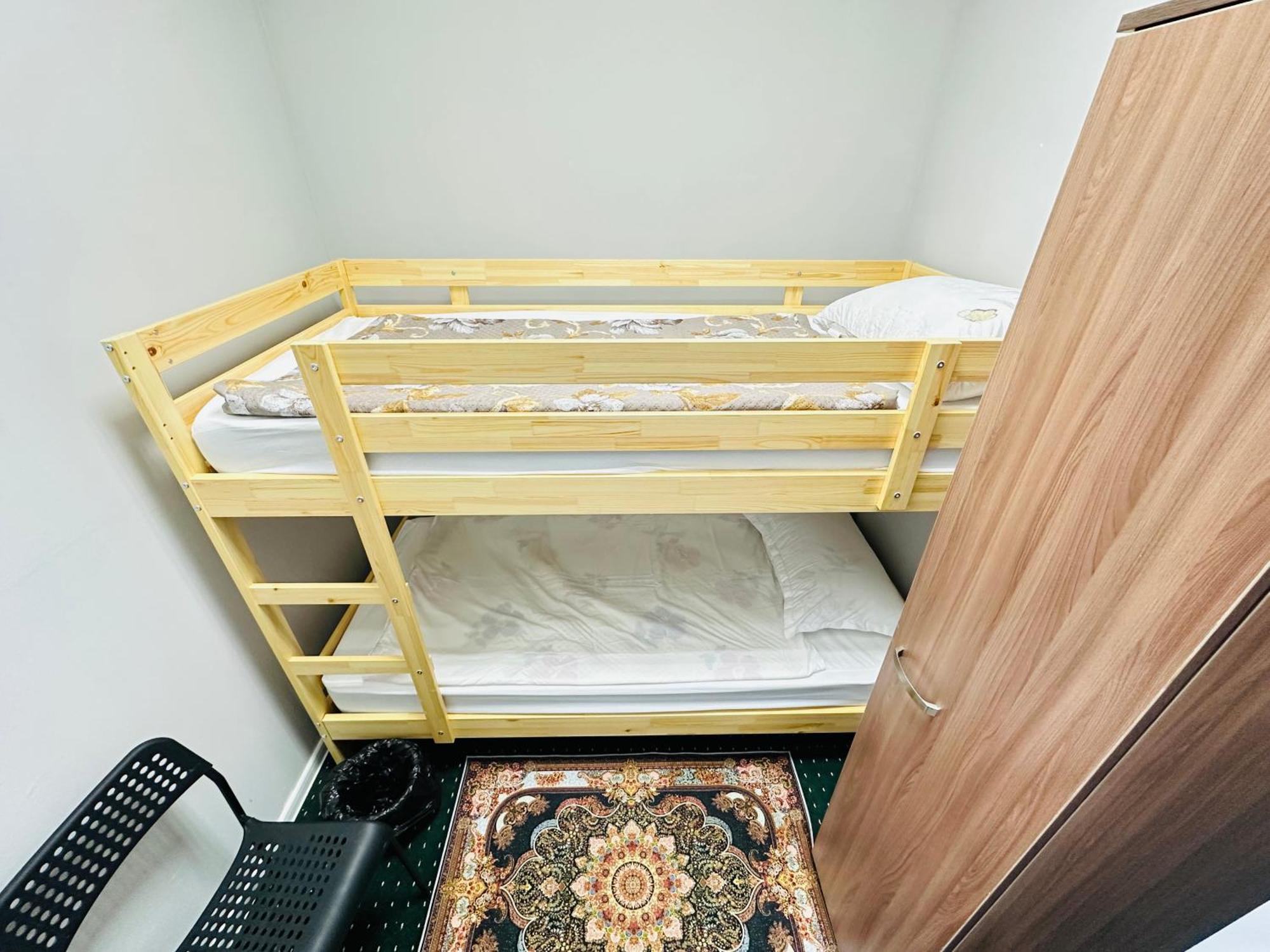 Center Capsule Hotel อัลมาตี ภายนอก รูปภาพ