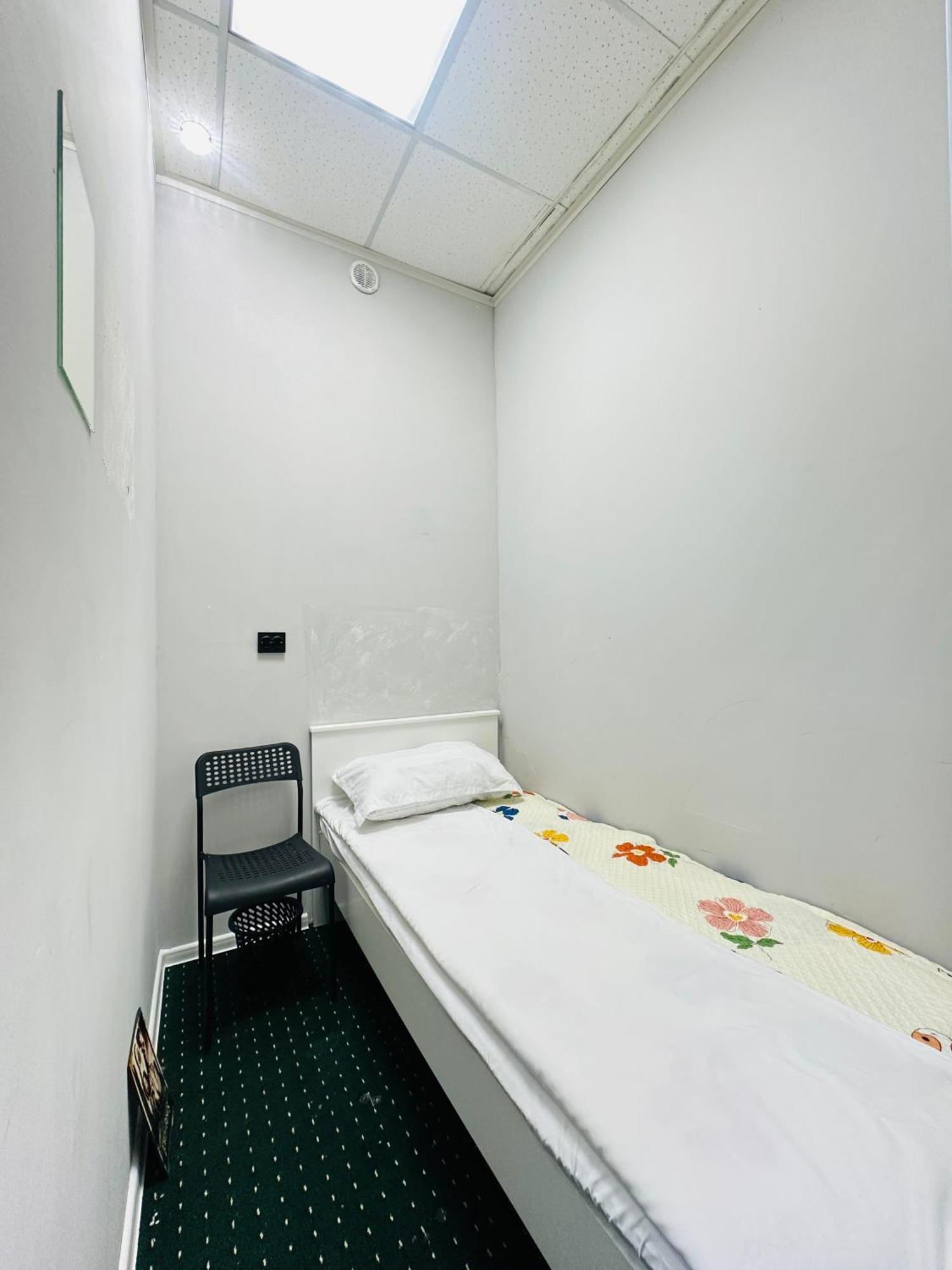 Center Capsule Hotel อัลมาตี ภายนอก รูปภาพ